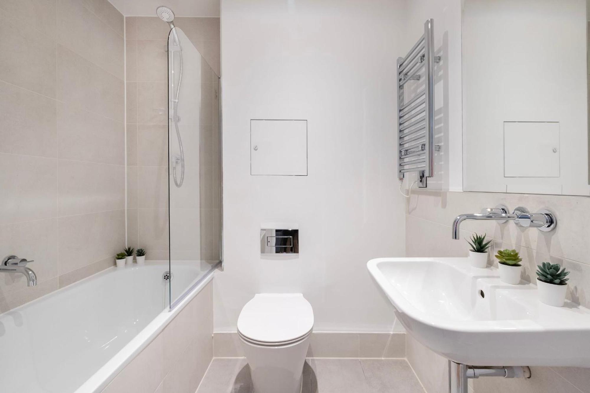 Fitzrovia & Soho - 2Br With Balcony - Cityapartmentstay London Eksteriør billede