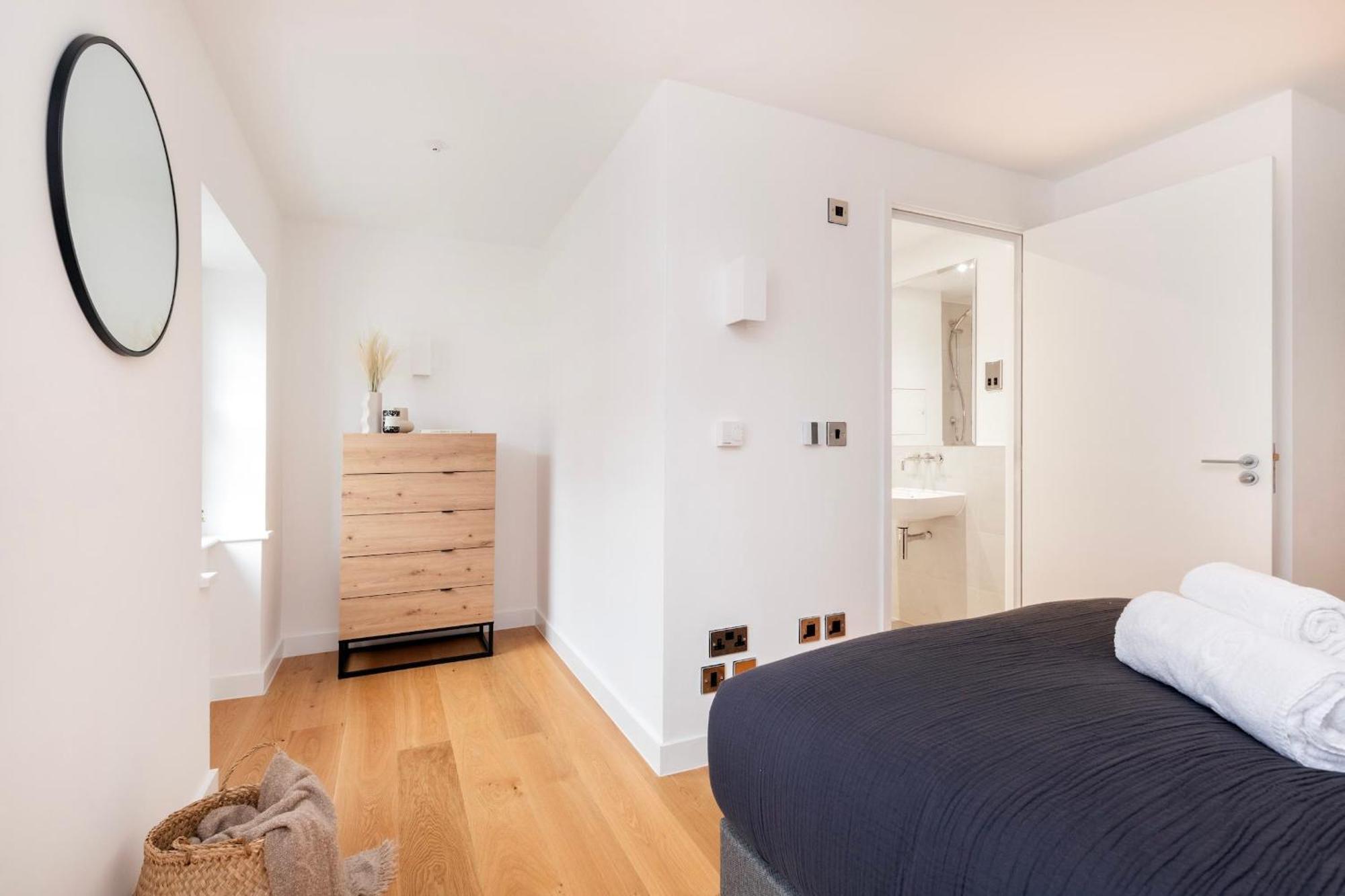 Fitzrovia & Soho - 2Br With Balcony - Cityapartmentstay London Eksteriør billede