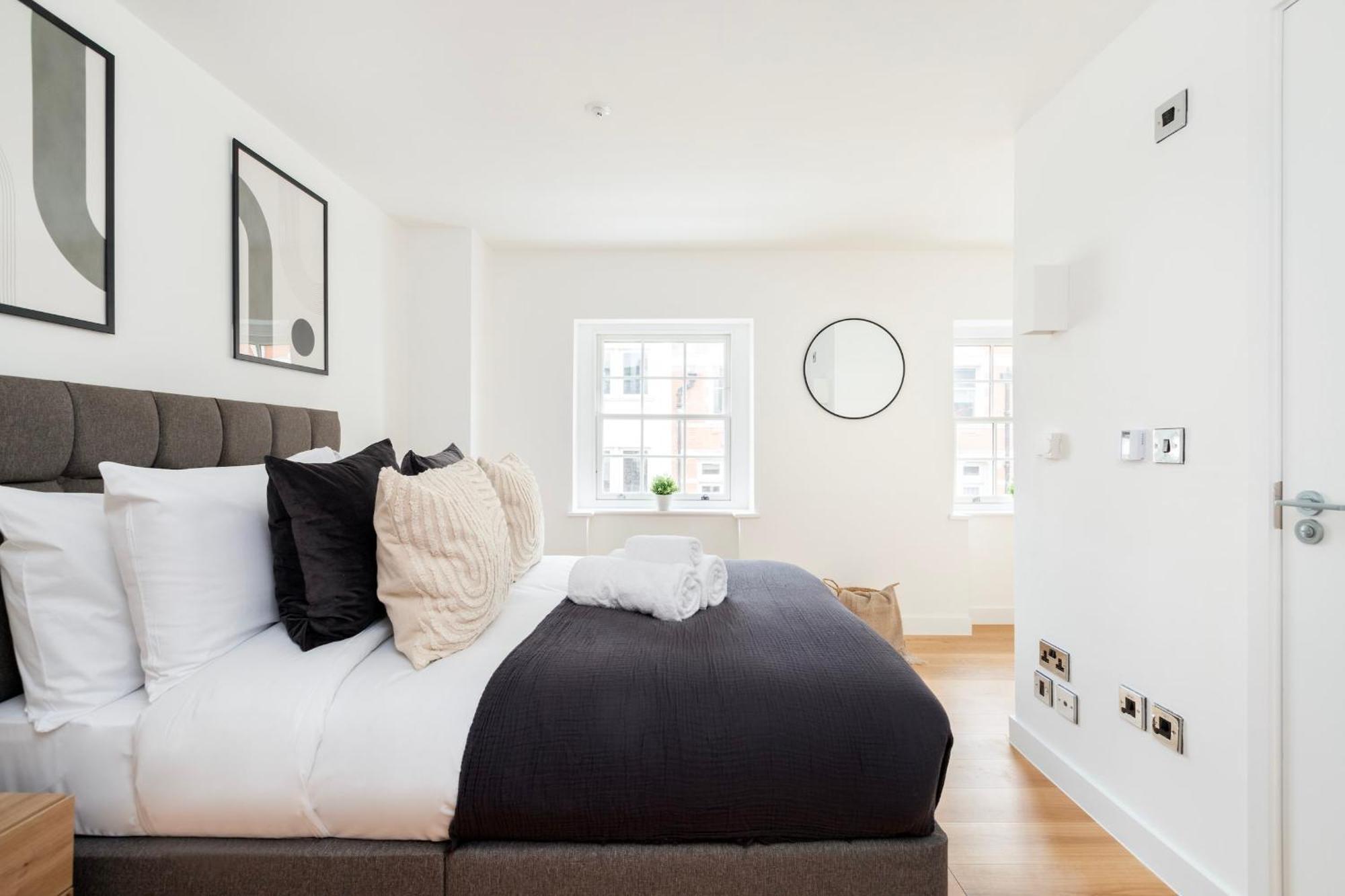 Fitzrovia & Soho - 2Br With Balcony - Cityapartmentstay London Eksteriør billede
