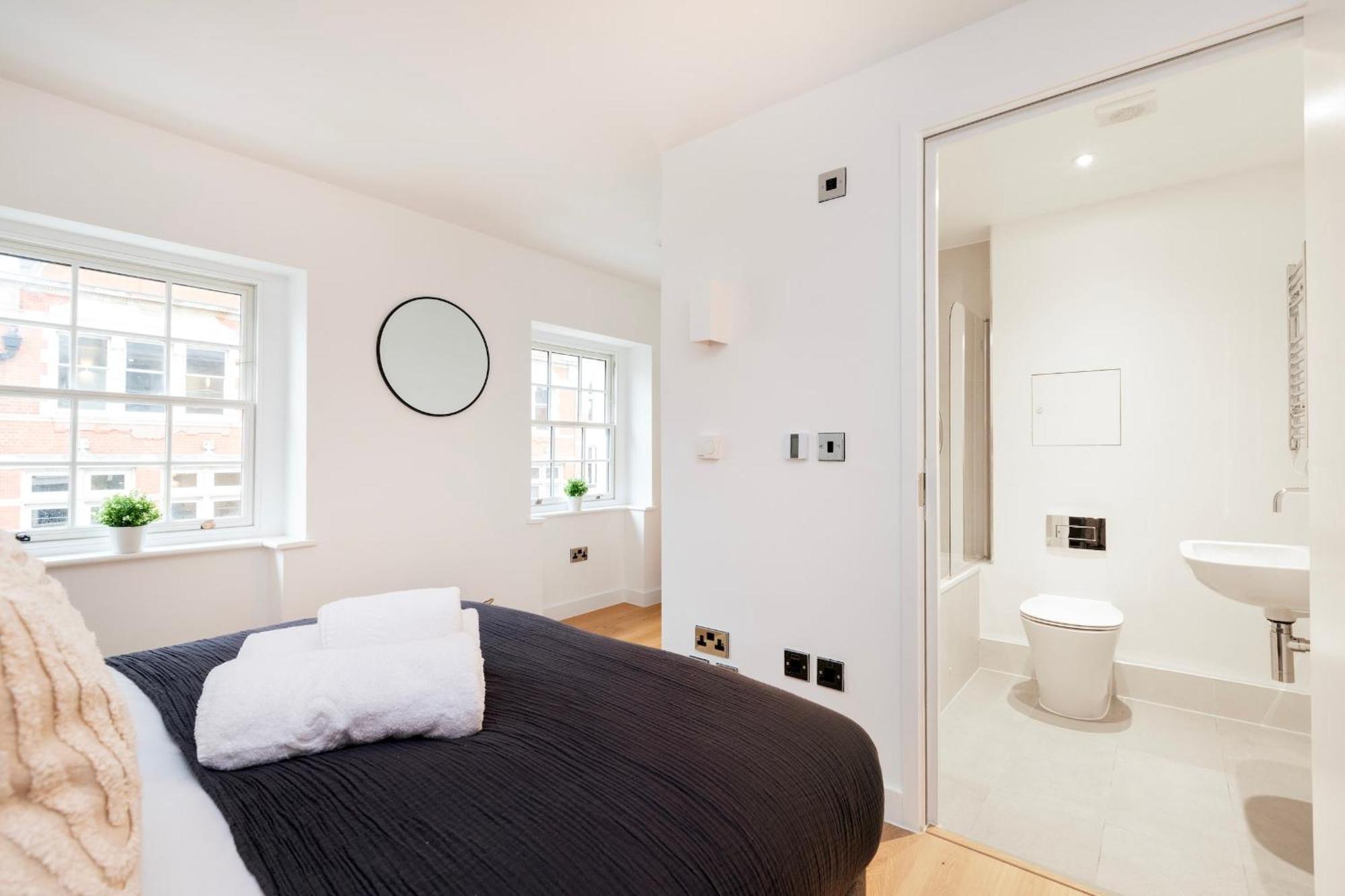 Fitzrovia & Soho - 2Br With Balcony - Cityapartmentstay London Eksteriør billede
