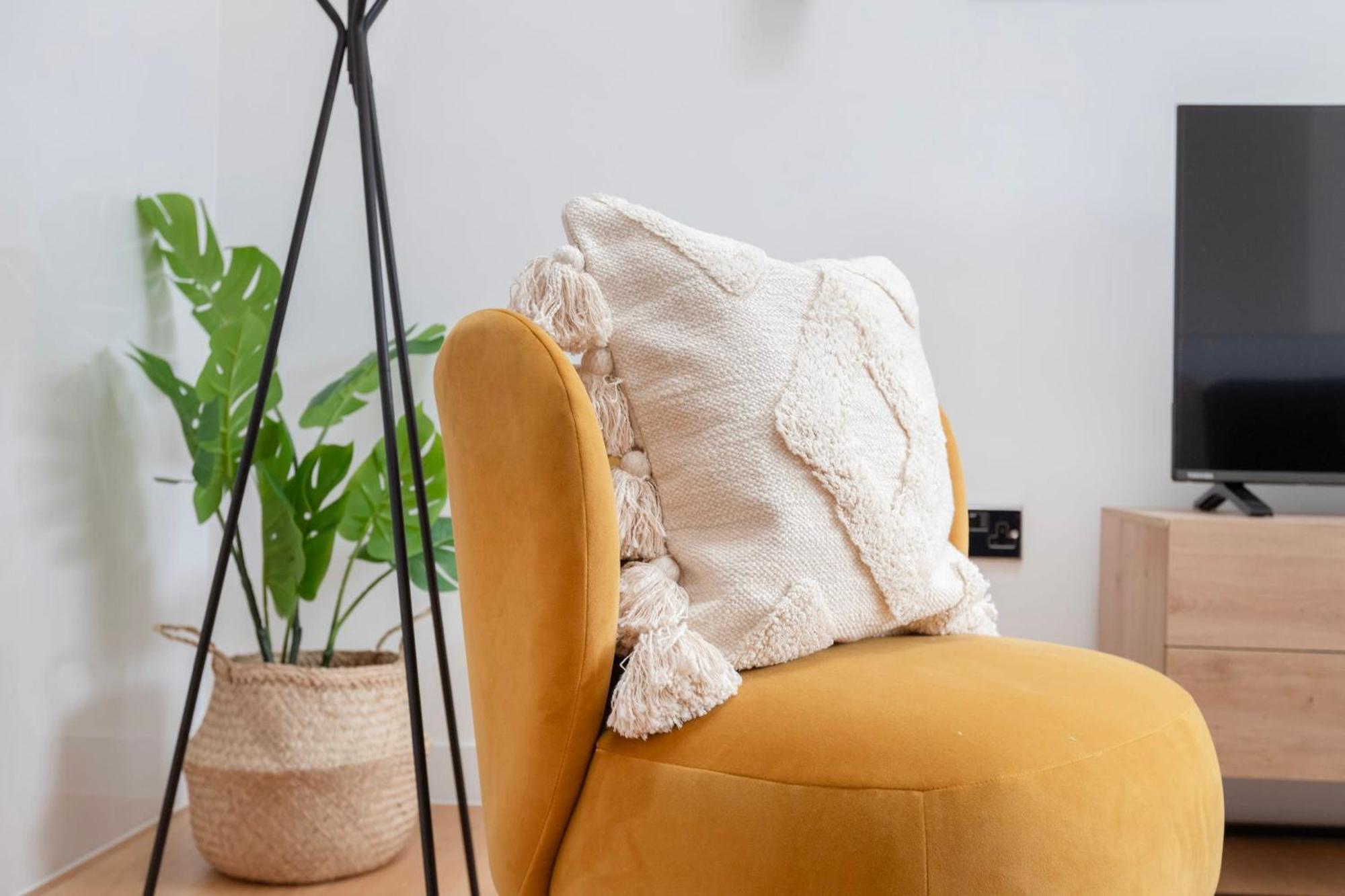 Fitzrovia & Soho - 2Br With Balcony - Cityapartmentstay London Eksteriør billede