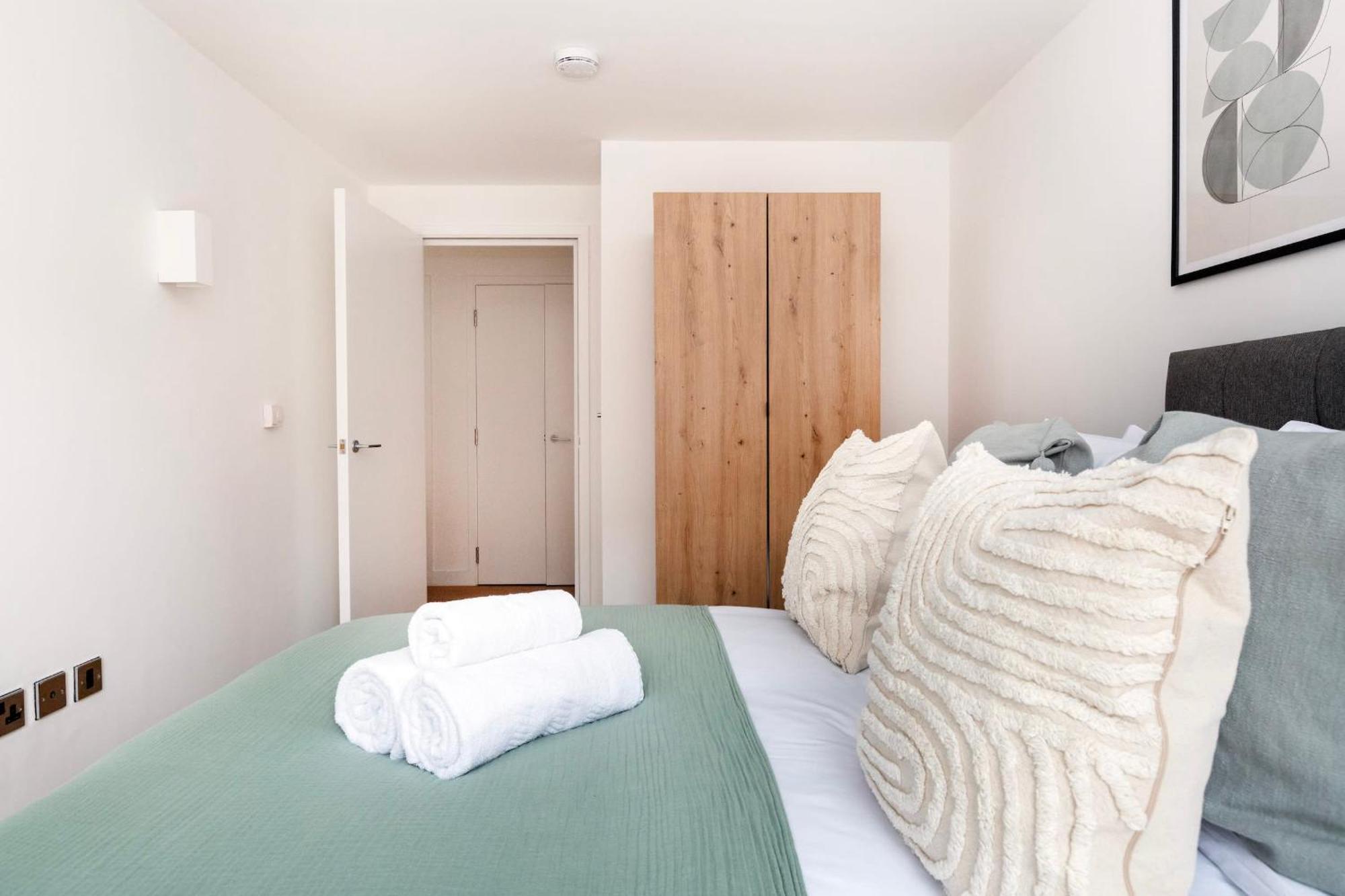 Fitzrovia & Soho - 2Br With Balcony - Cityapartmentstay London Eksteriør billede