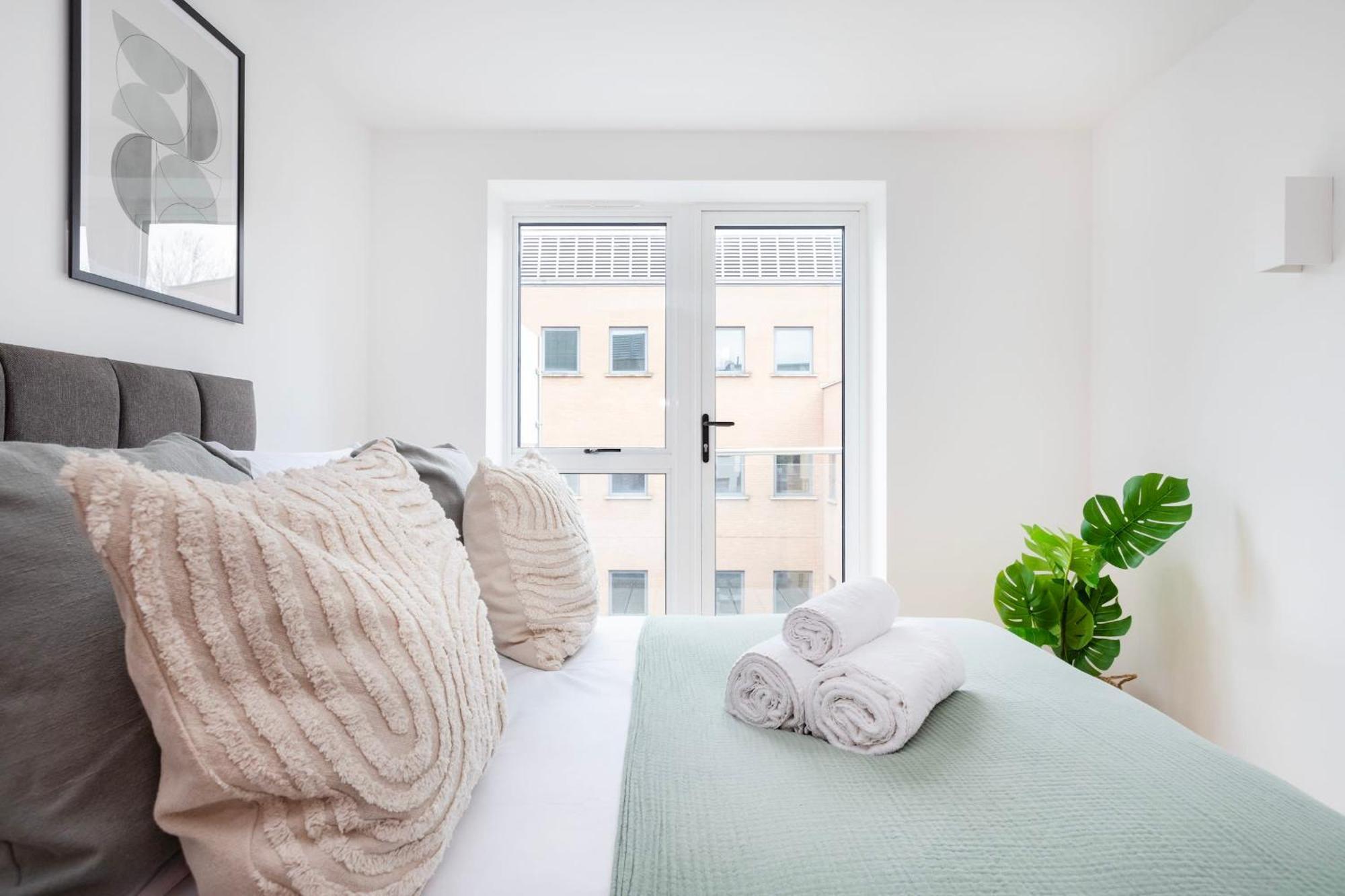 Fitzrovia & Soho - 2Br With Balcony - Cityapartmentstay London Eksteriør billede