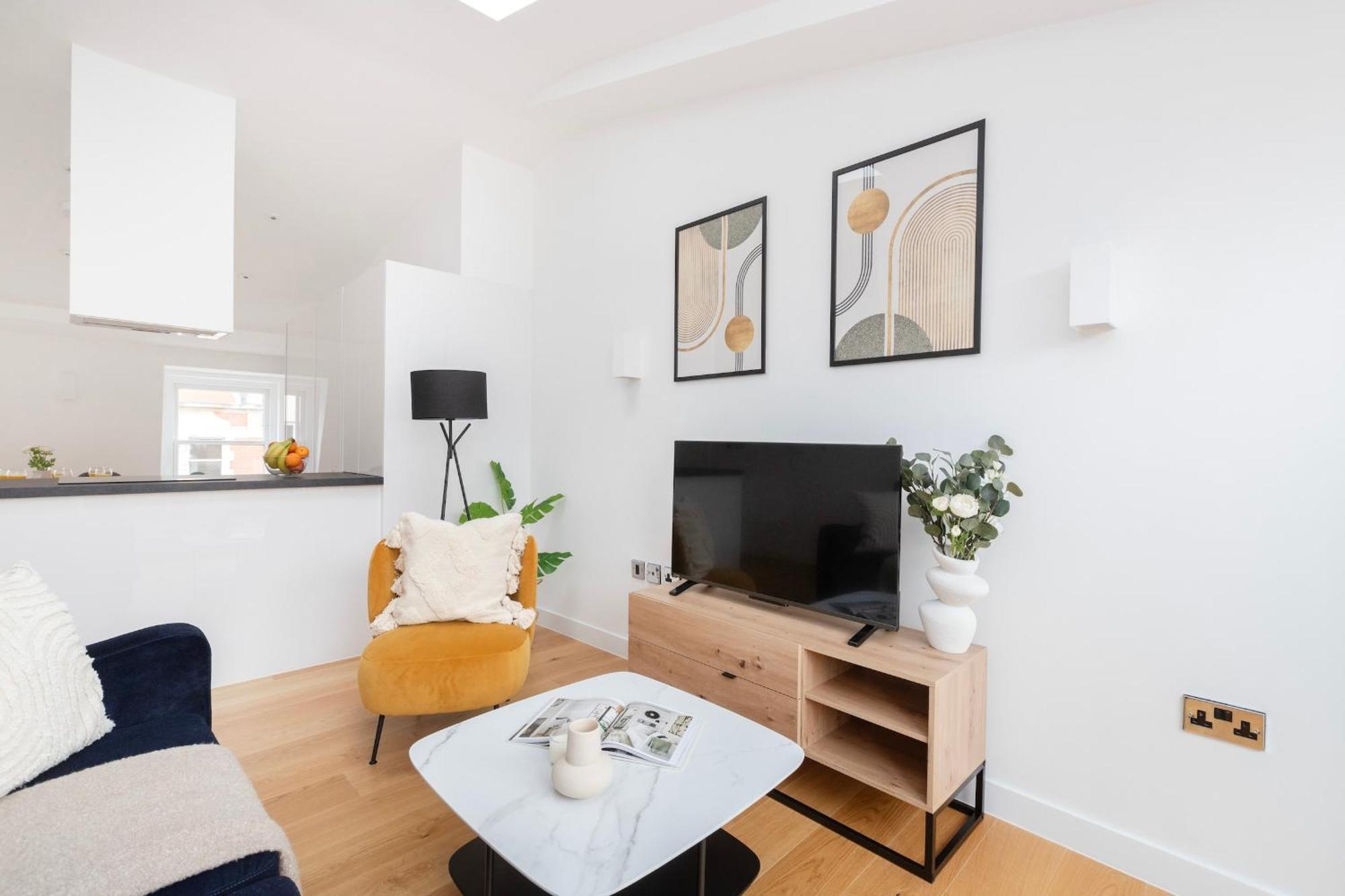 Fitzrovia & Soho - 2Br With Balcony - Cityapartmentstay London Eksteriør billede