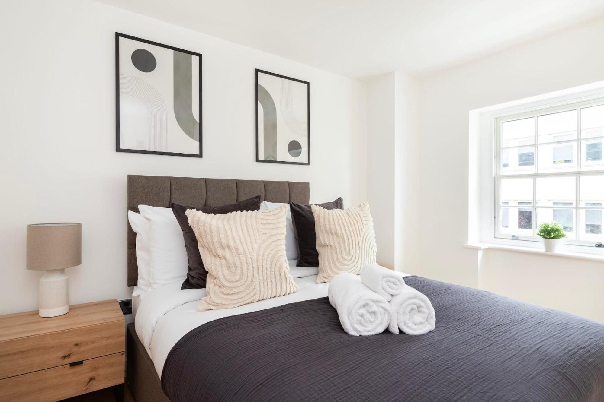 Fitzrovia & Soho - 2Br With Balcony - Cityapartmentstay London Eksteriør billede