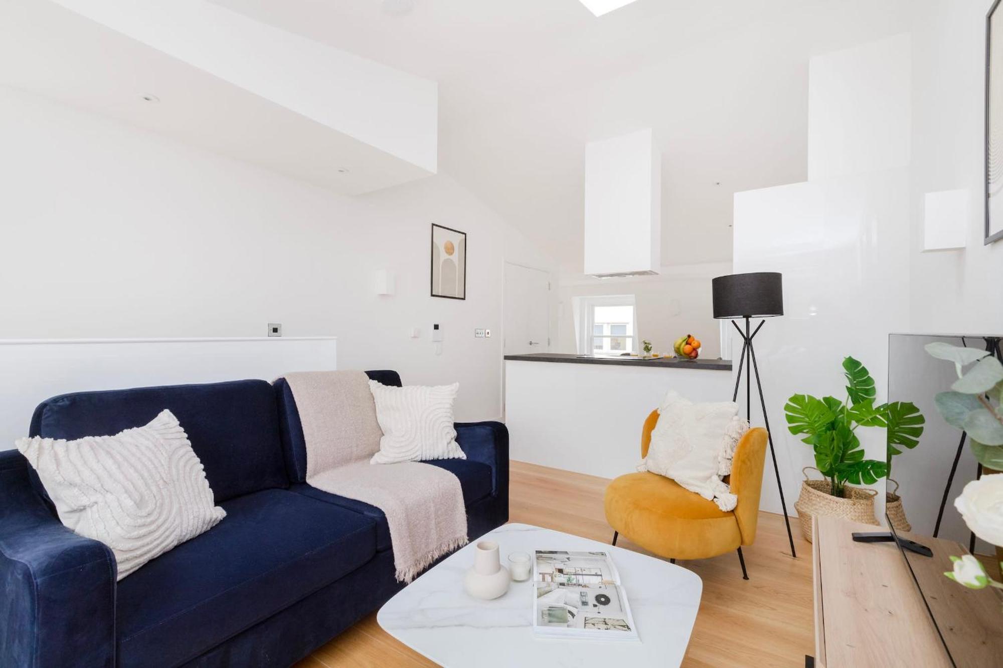 Fitzrovia & Soho - 2Br With Balcony - Cityapartmentstay London Eksteriør billede